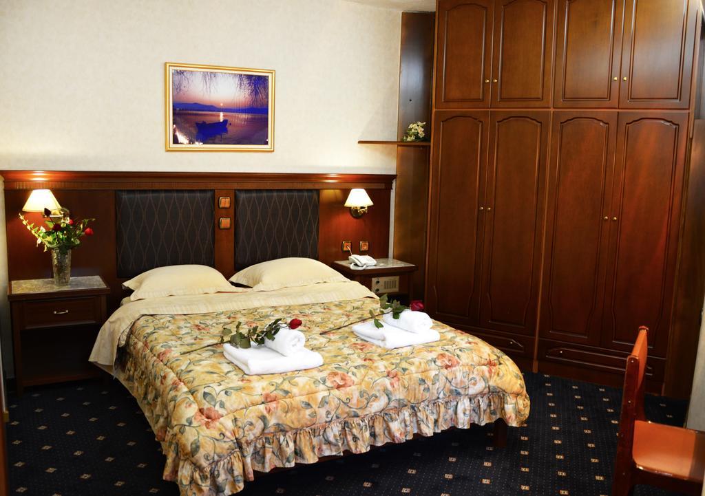 Tsamis Hotel Kastoria Bagian luar foto